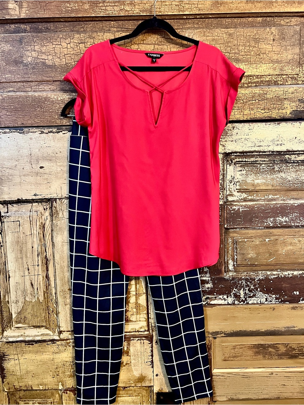 Express Red Keyhole Blouse | Short Sleeve Workwear Top | Size M